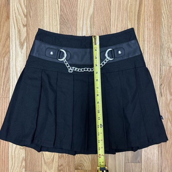 Tripp Royal Bones Womens Goth Chain Pleated Mini Skirt Size M Black Y2K Zip - Picture 7 of 7
